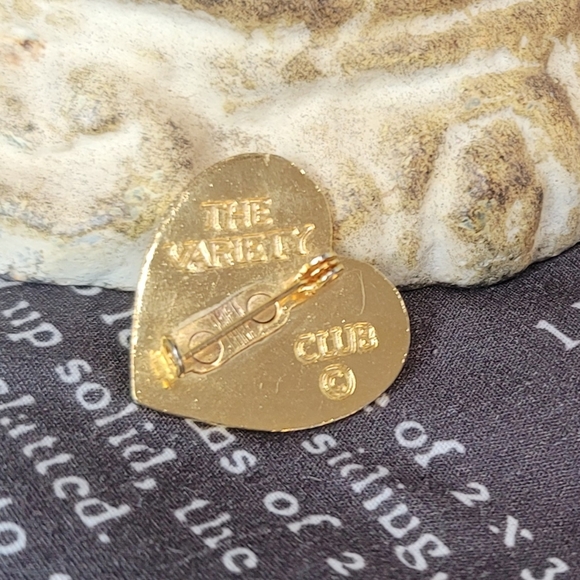 The Variety Club Heart Brooch Vintage Gold Tone 1" - Picture 2 of 2
